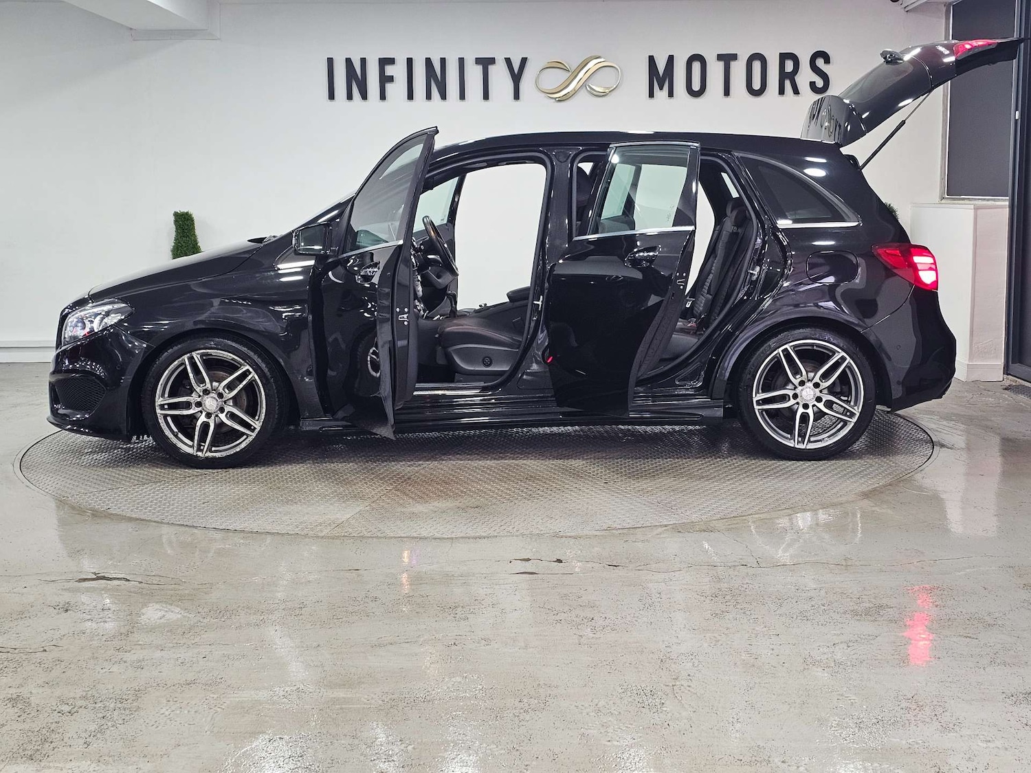 Used Mercedes-Benz B Class 2016 for sale - 76972436: Photo 42