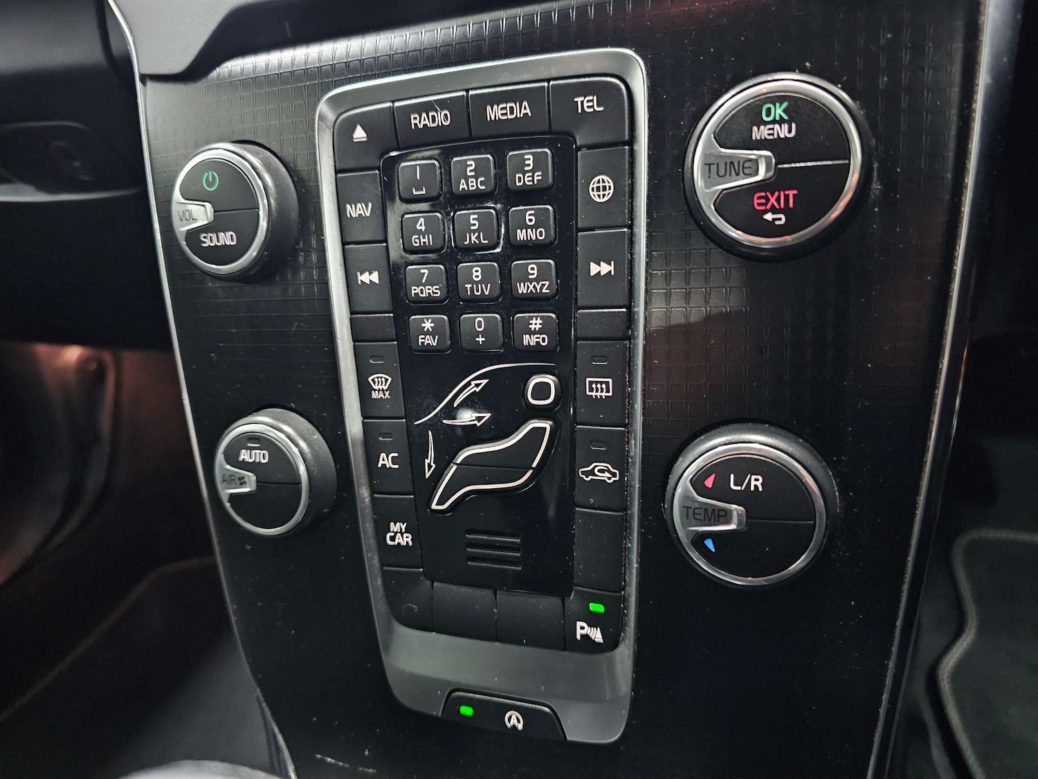 Used Volvo V40 2017 for sale - 76972391: Photo 10