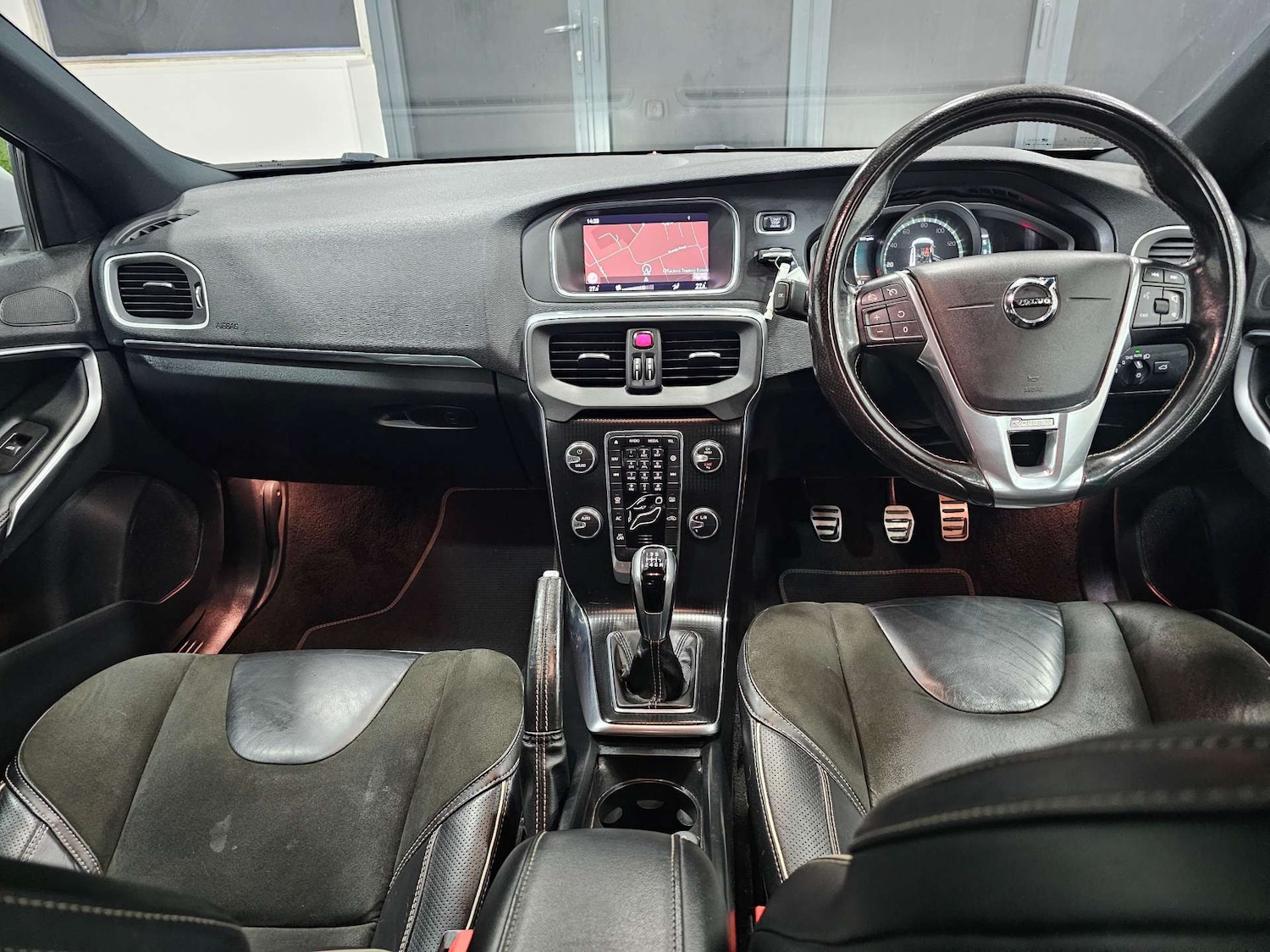 Used Volvo V40 2017 for sale - 76972391: Photo 15