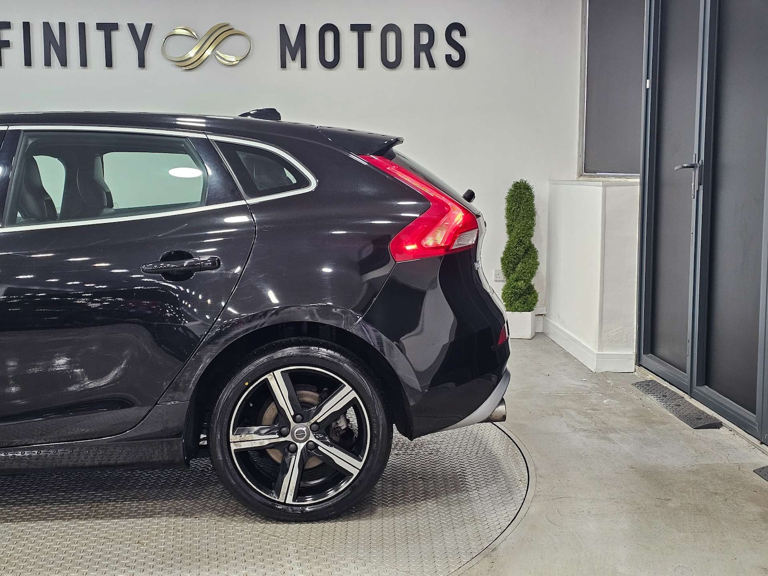 Used Volvo V40 2017 for sale - 76972391: Photo 21