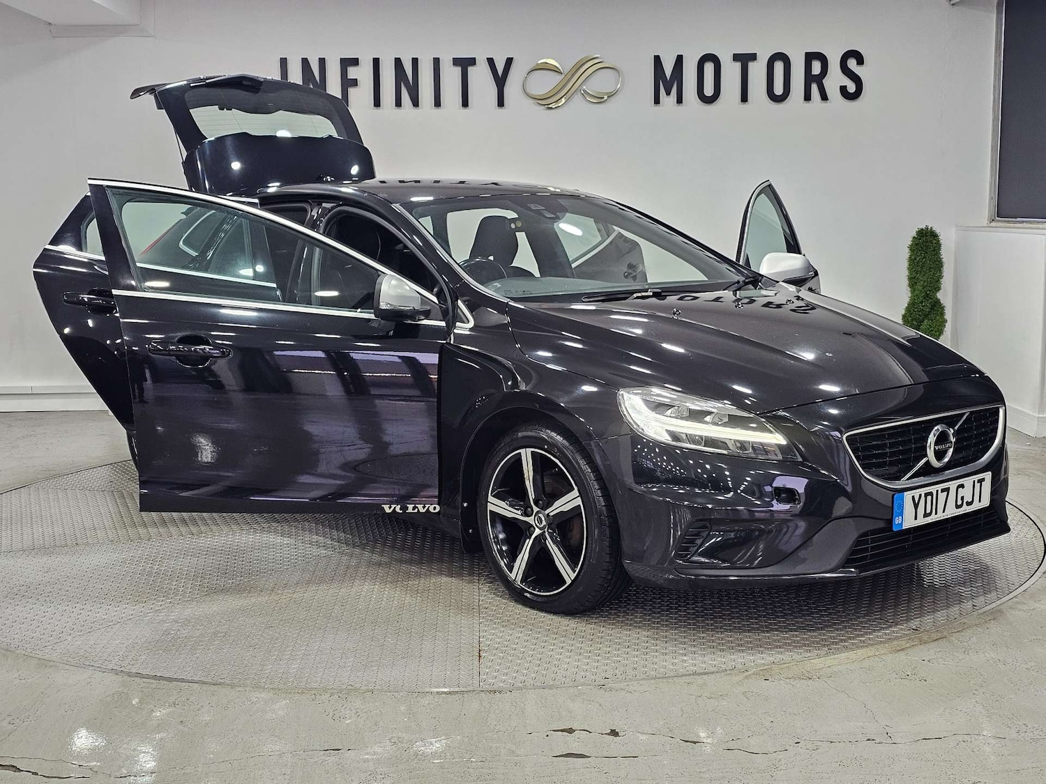 Used Volvo V40 2017 for sale - 76972391: Photo 42