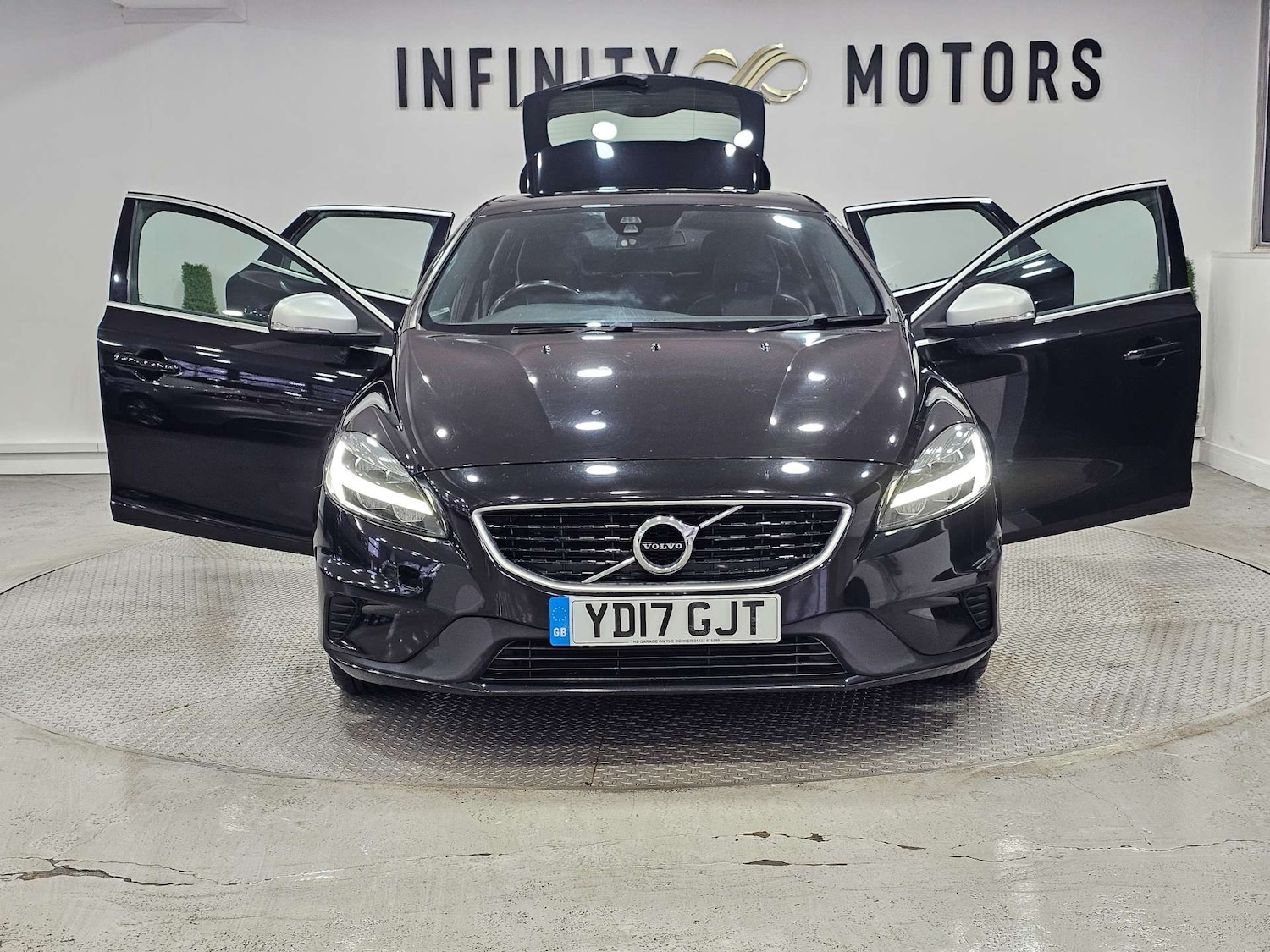 Used Volvo V40 2017 for sale - 76972391: Photo 43