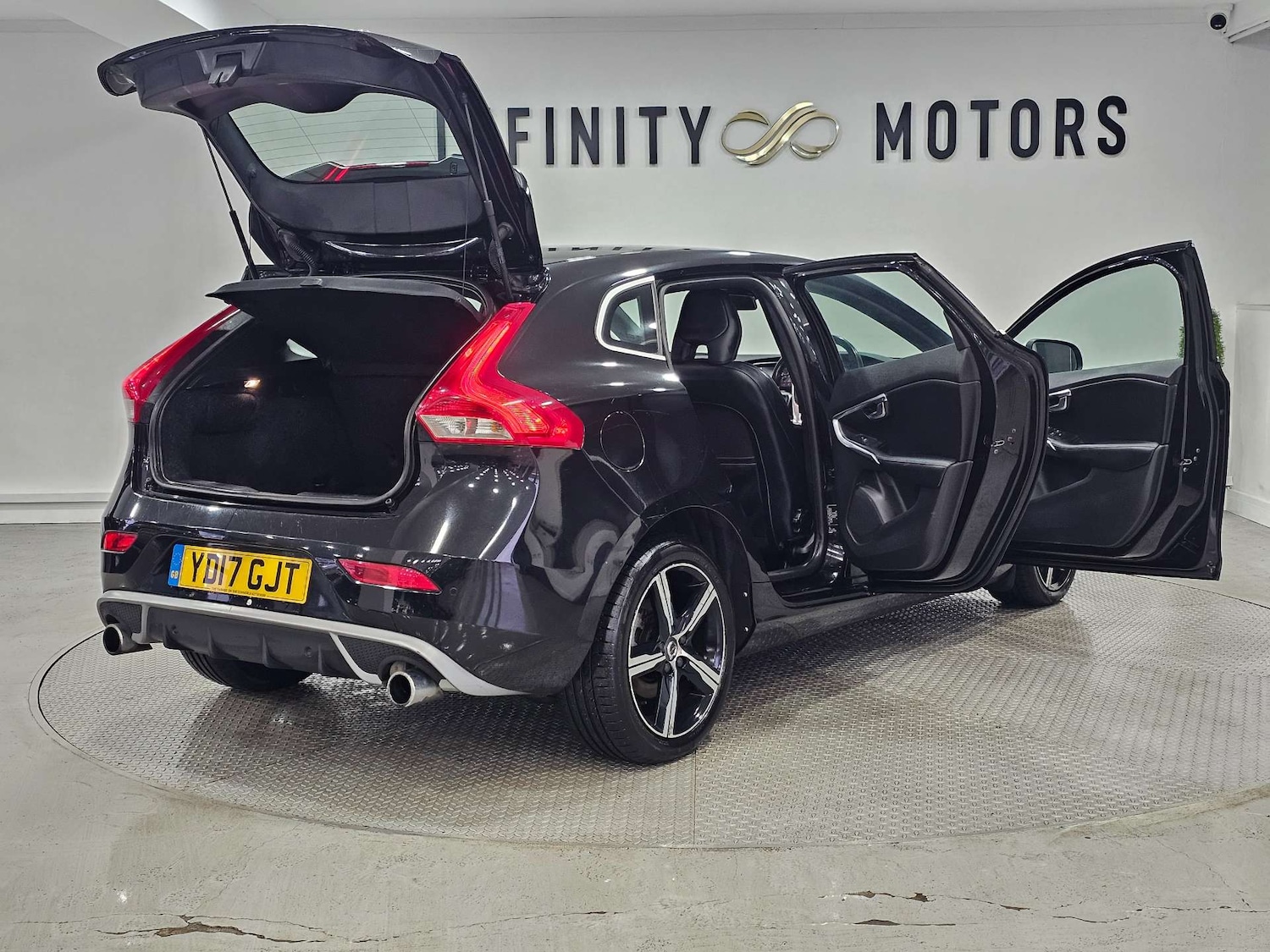 Used Volvo V40 2017 for sale - 76972391: Photo 48