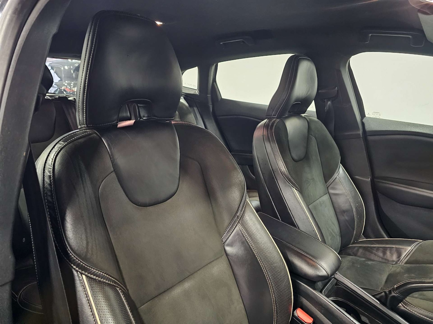 Used Volvo V40 2017 for sale - 76972391: Photo 52