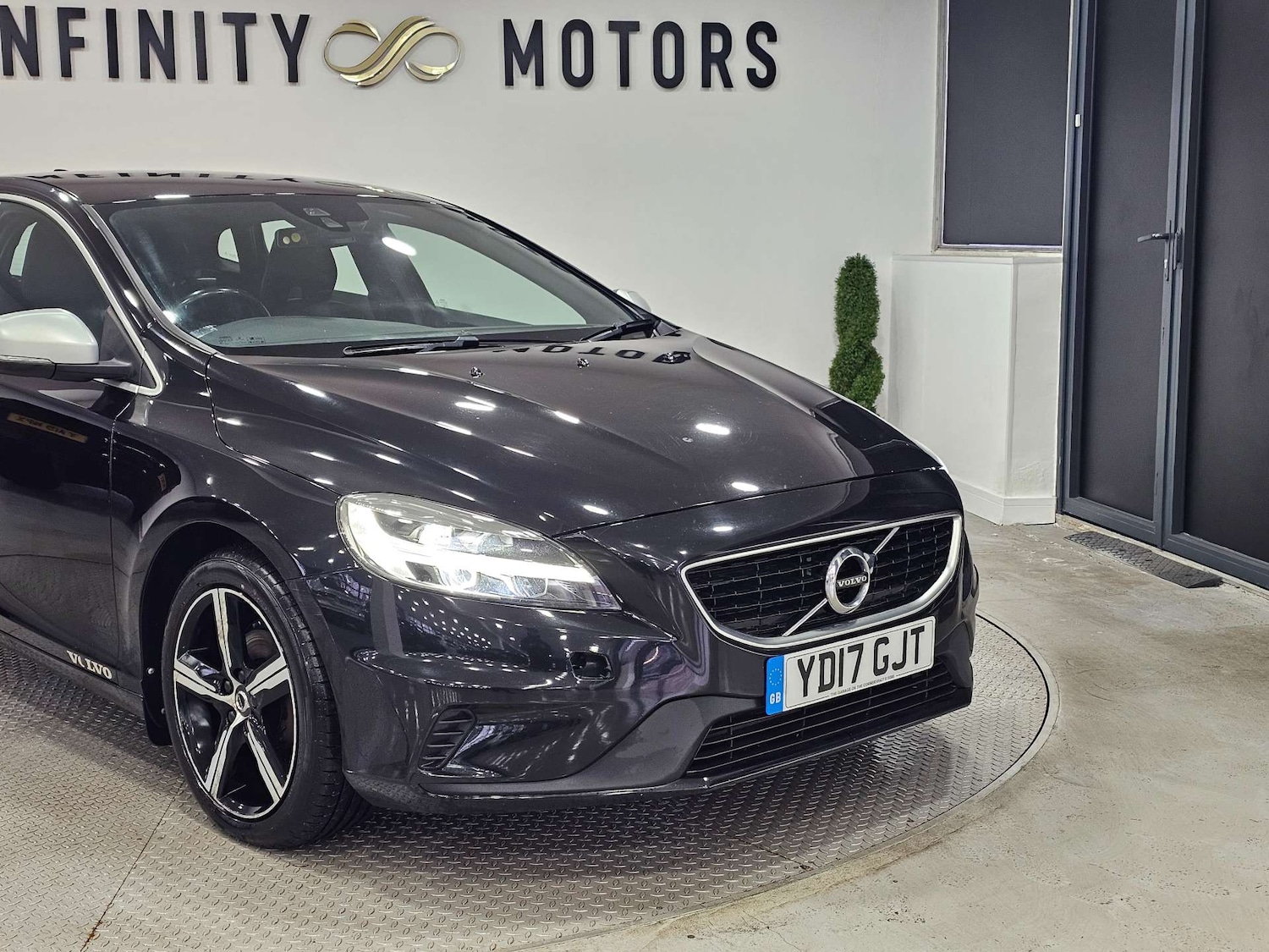 Used Volvo V40 2017 for sale - 76972391: Photo 6