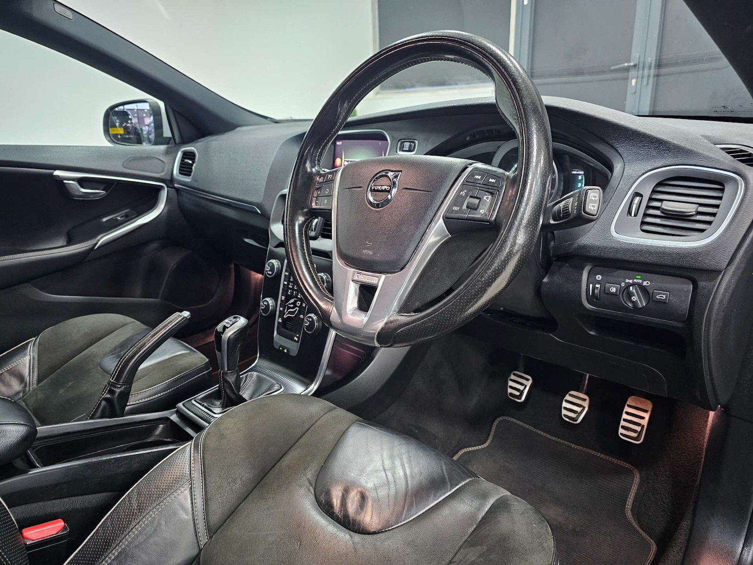 Used Volvo V40 2017 for sale - 76972391: Photo 7