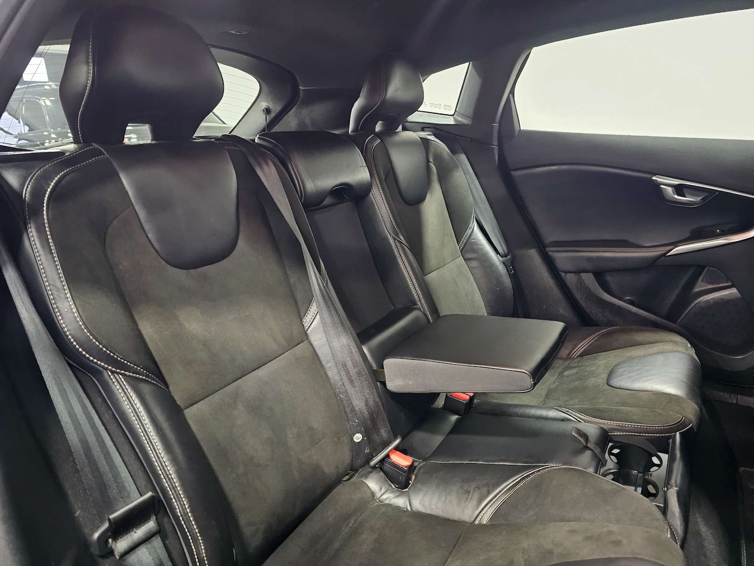 Used Volvo V40 2017 for sale - 76972391: Photo 71