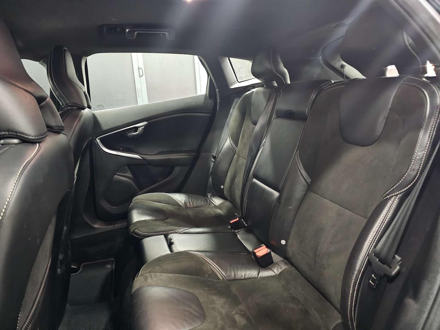 Used Volvo V40 2017 for sale - 76972391: Photo 75