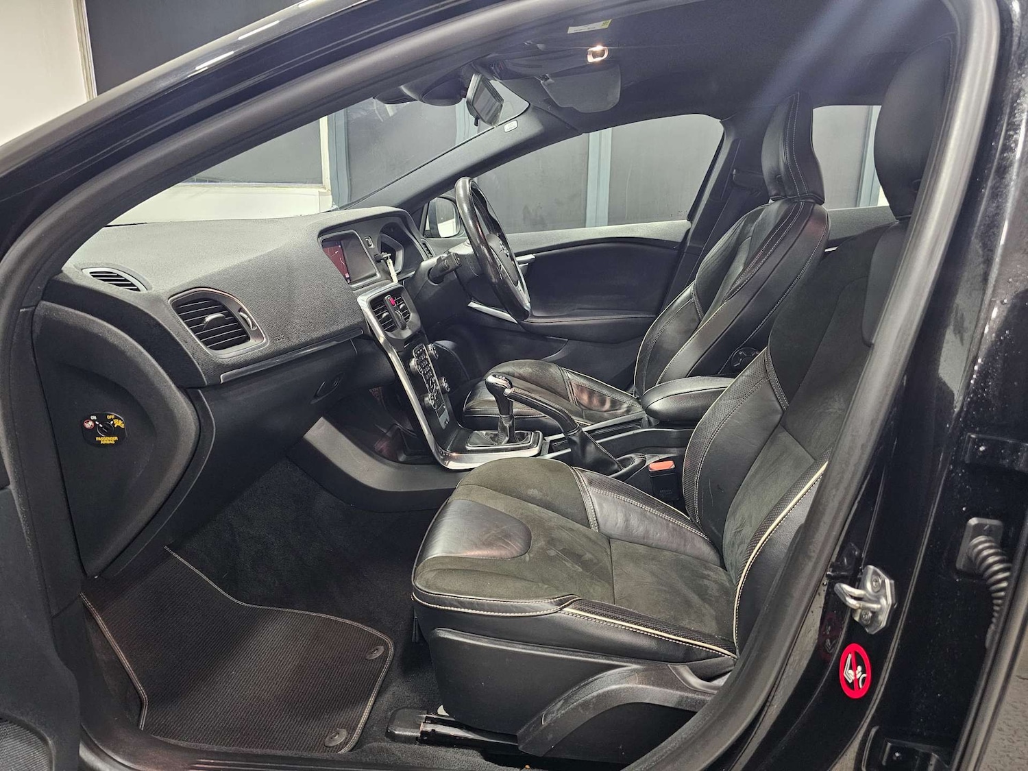 Used Volvo V40 2017 for sale - 76972391: Photo 78