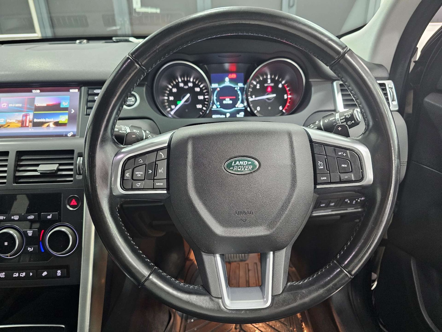 Used Land Rover Discovery Sport 2018 for sale - 77235341: Photo 13