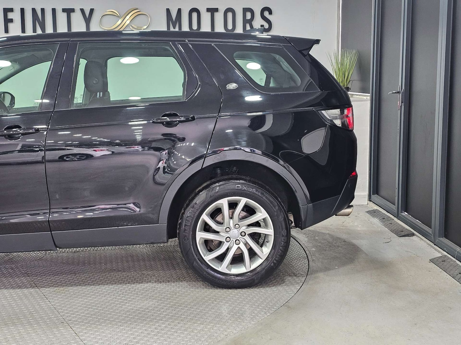 Used Land Rover Discovery Sport 2018 for sale - 77235341: Photo 21