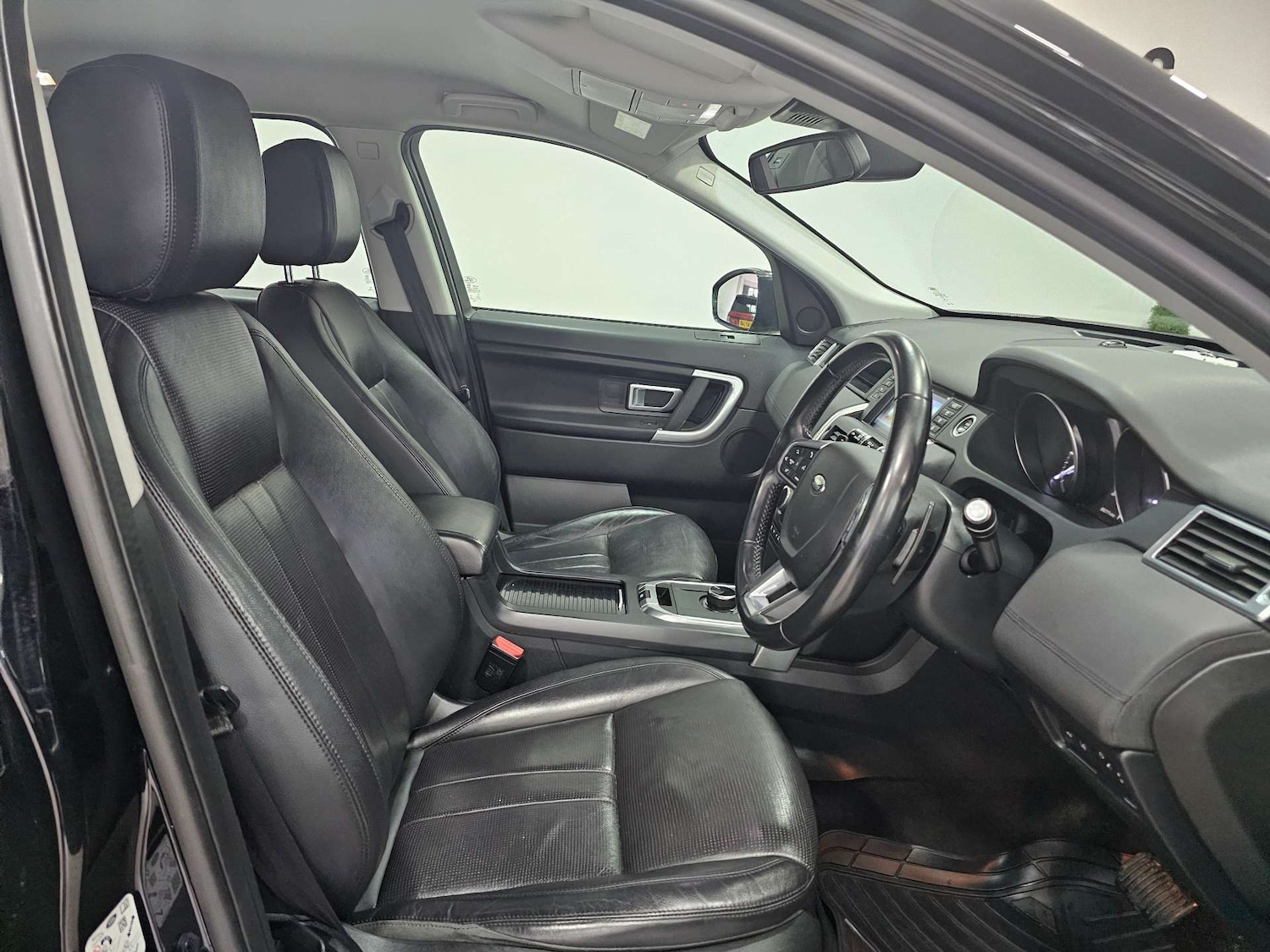 Used Land Rover Discovery Sport 2018 for sale - 77235341: Photo 3