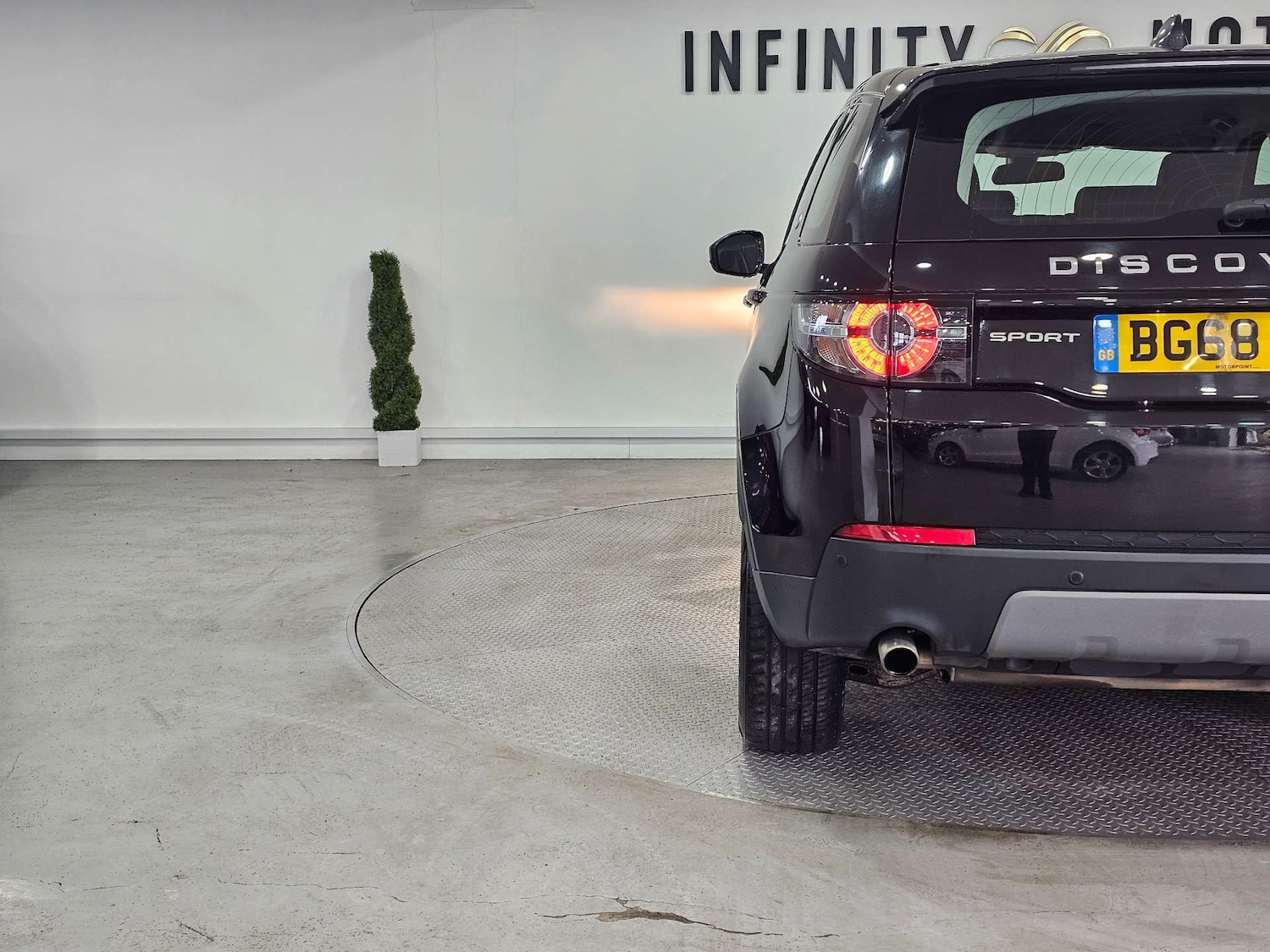 Used Land Rover Discovery Sport 2018 for sale - 77235341: Photo 30