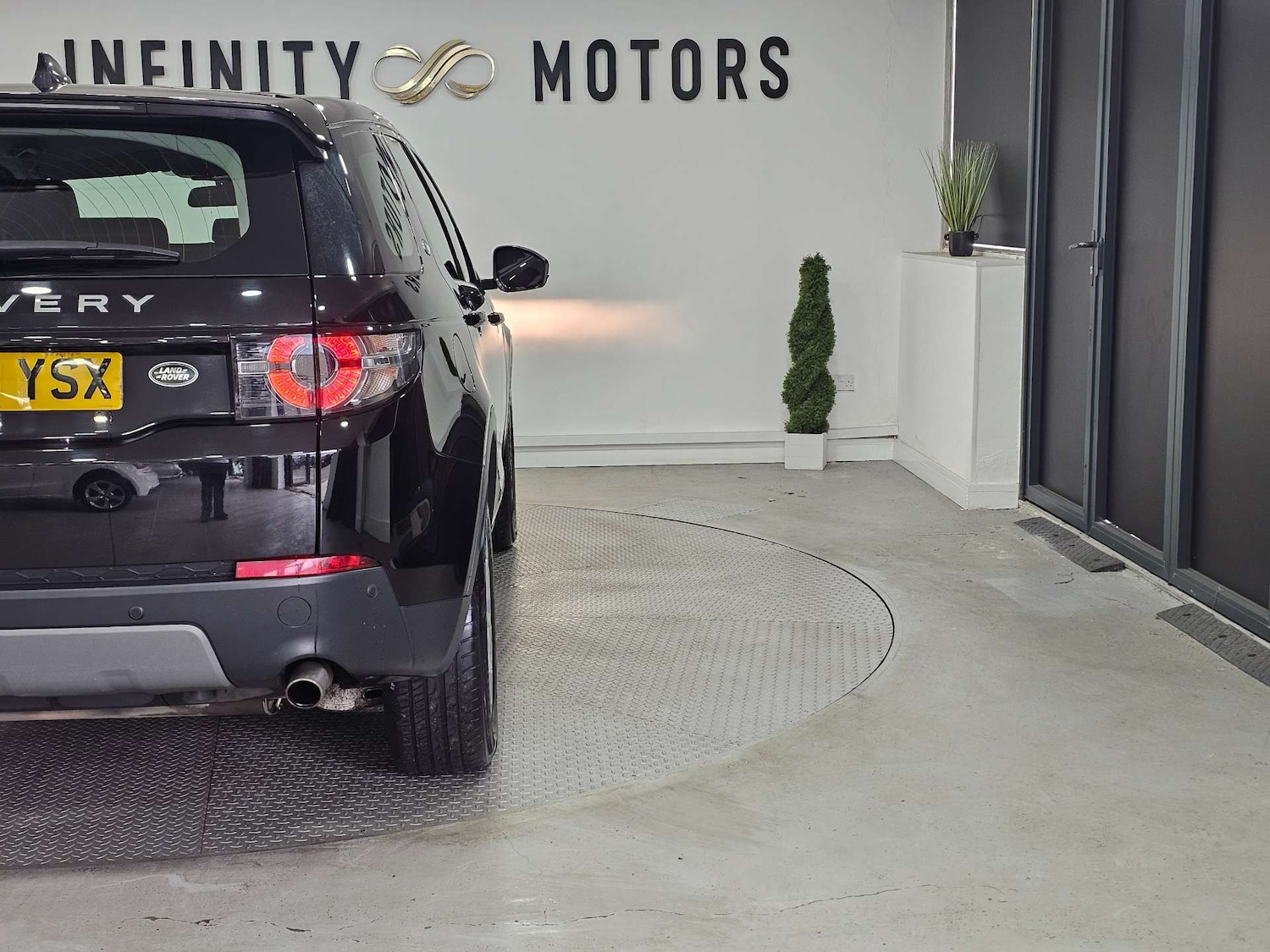 Used Land Rover Discovery Sport 2018 for sale - 77235341: Photo 31