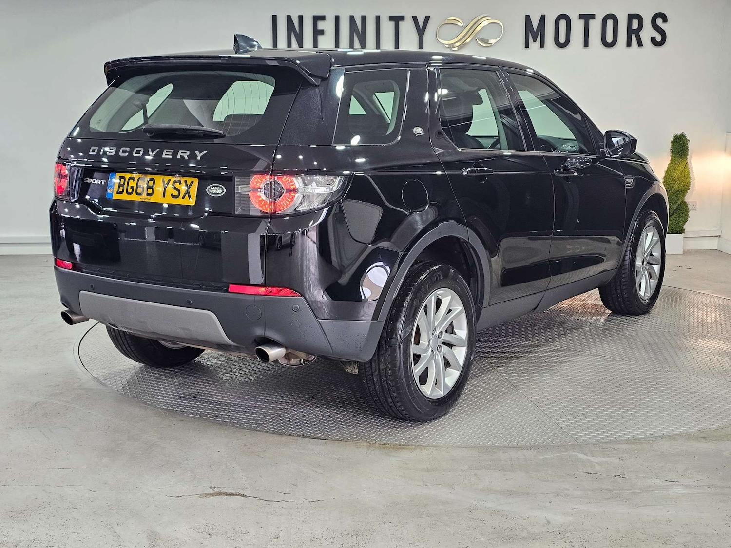 Used Land Rover Discovery Sport 2018 for sale - 77235341: Photo 33