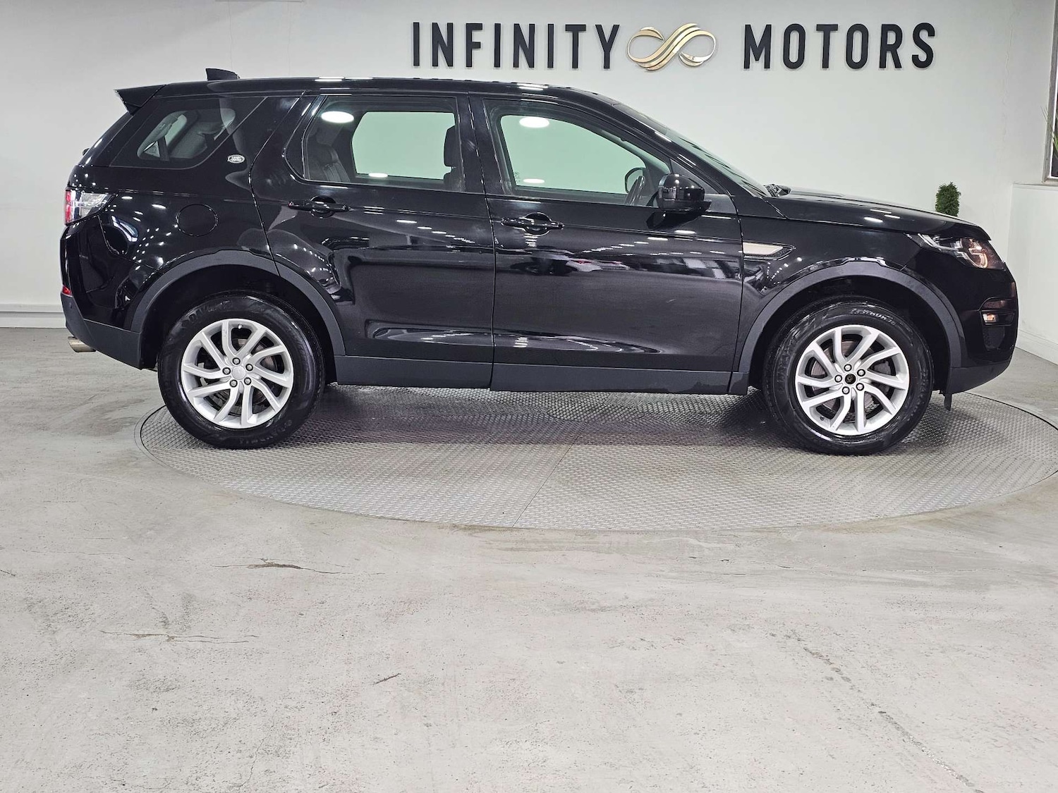 Used Land Rover Discovery Sport 2018 for sale - 77235341: Photo 35