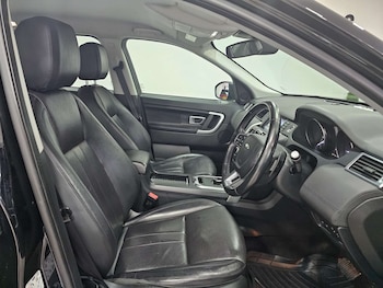 Used Land Rover Discovery Sport 2018 for sale - 77235341: Photo