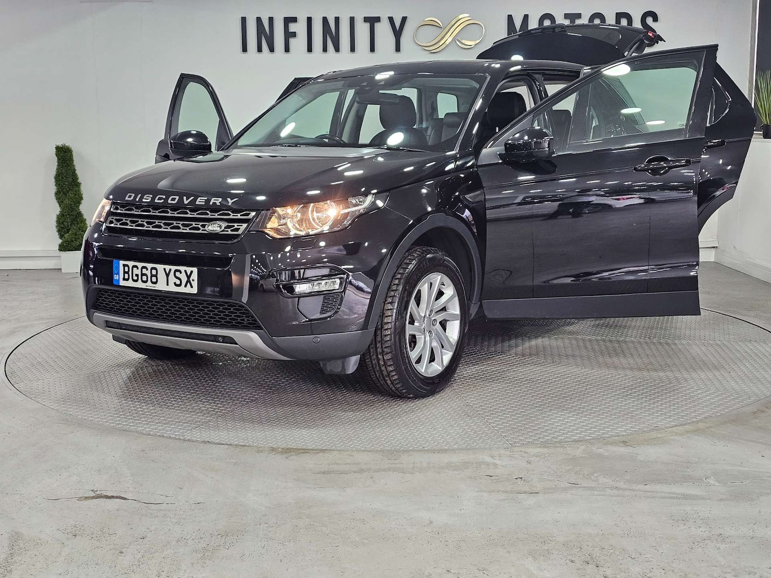 Used Land Rover Discovery Sport 2018 for sale - 77235341: Photo 44