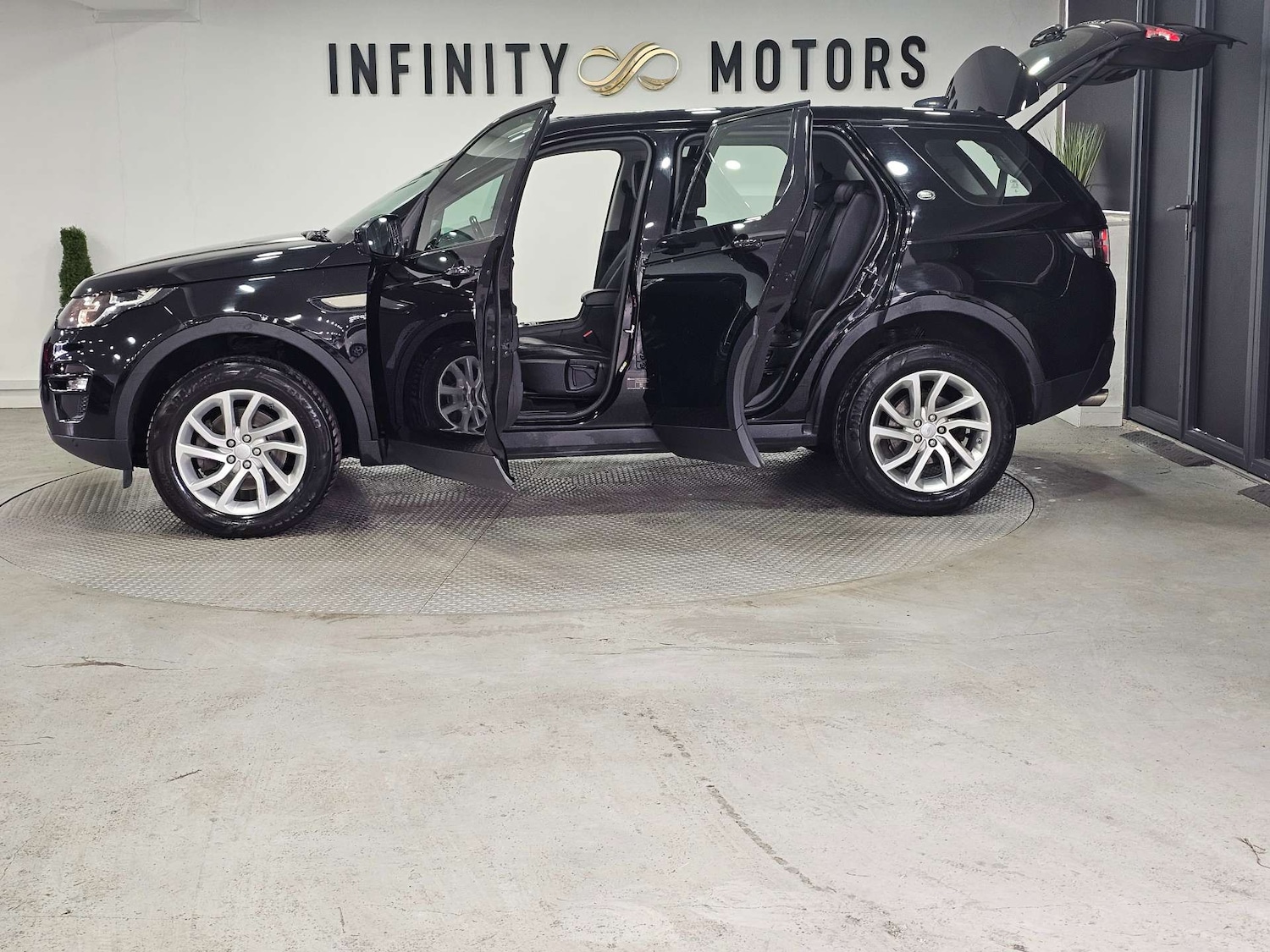 Used Land Rover Discovery Sport 2018 for sale - 77235341: Photo 45