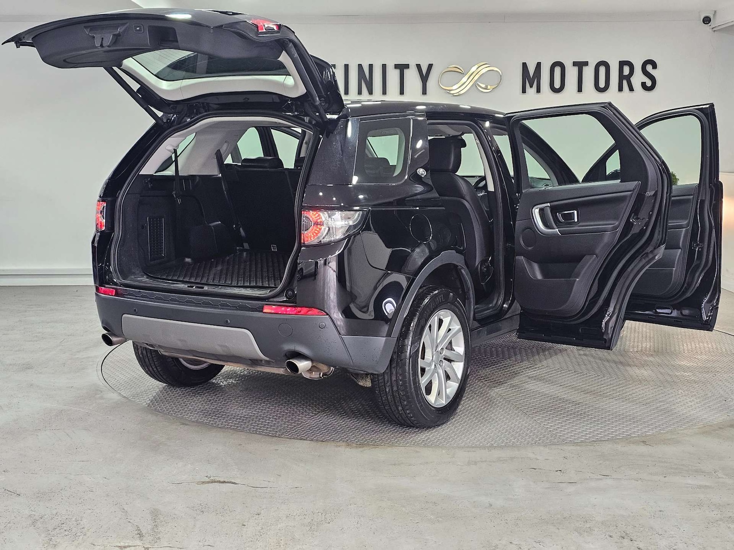 Used Land Rover Discovery Sport 2018 for sale - 77235341: Photo 51