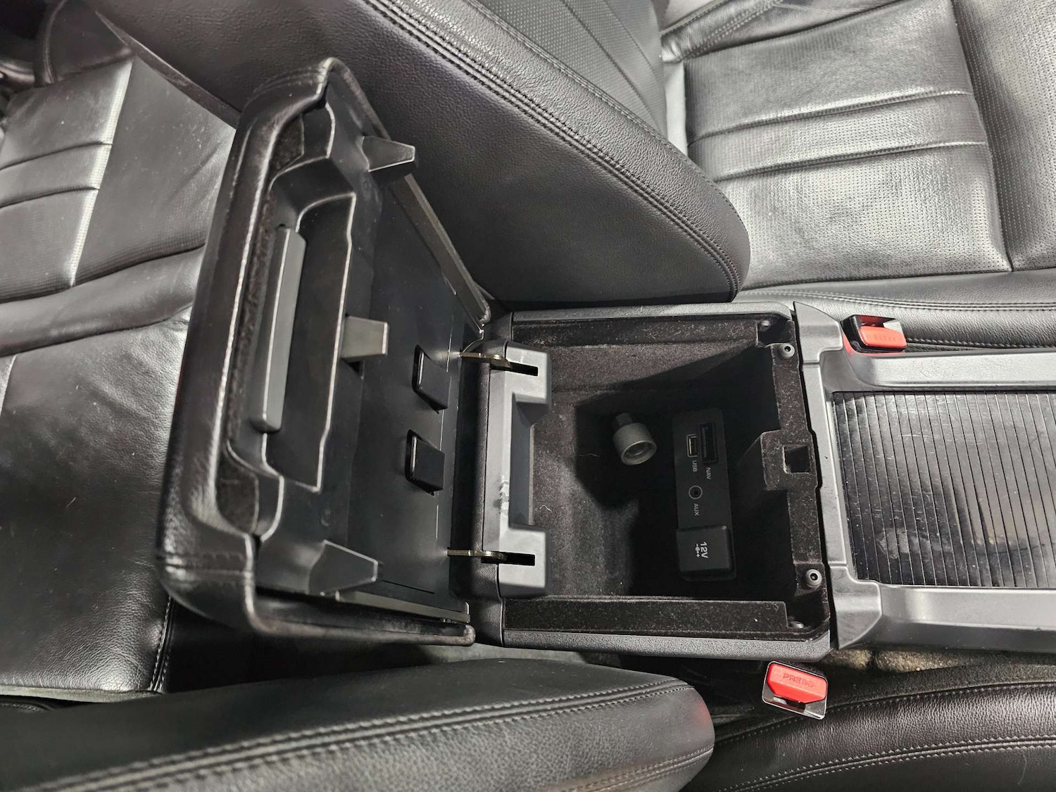 Used Land Rover Discovery Sport 2018 for sale - 77235341: Photo 65