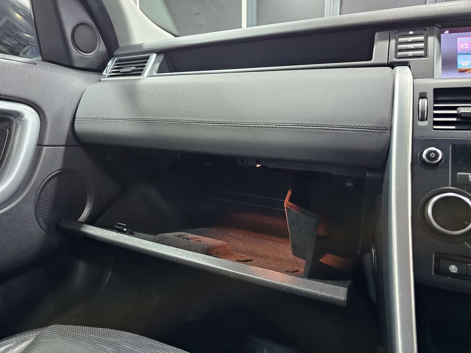 Used Land Rover Discovery Sport 2018 for sale - 77235341: Photo 71