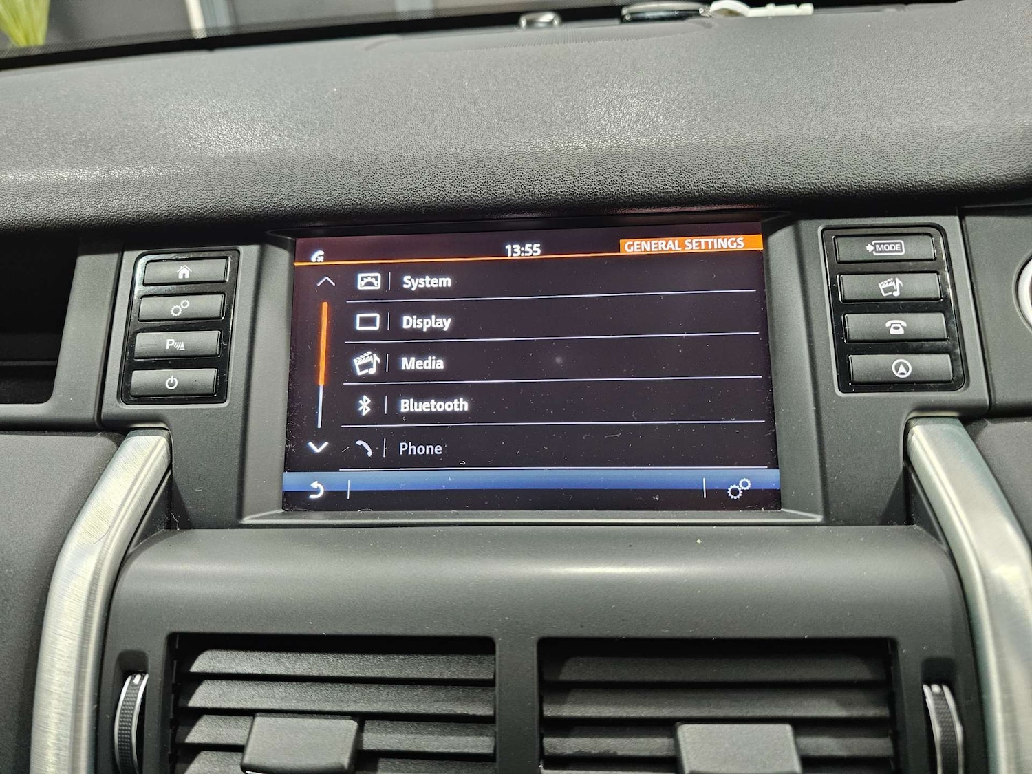 Used Land Rover Discovery Sport 2018 for sale - 77235341: Photo 73