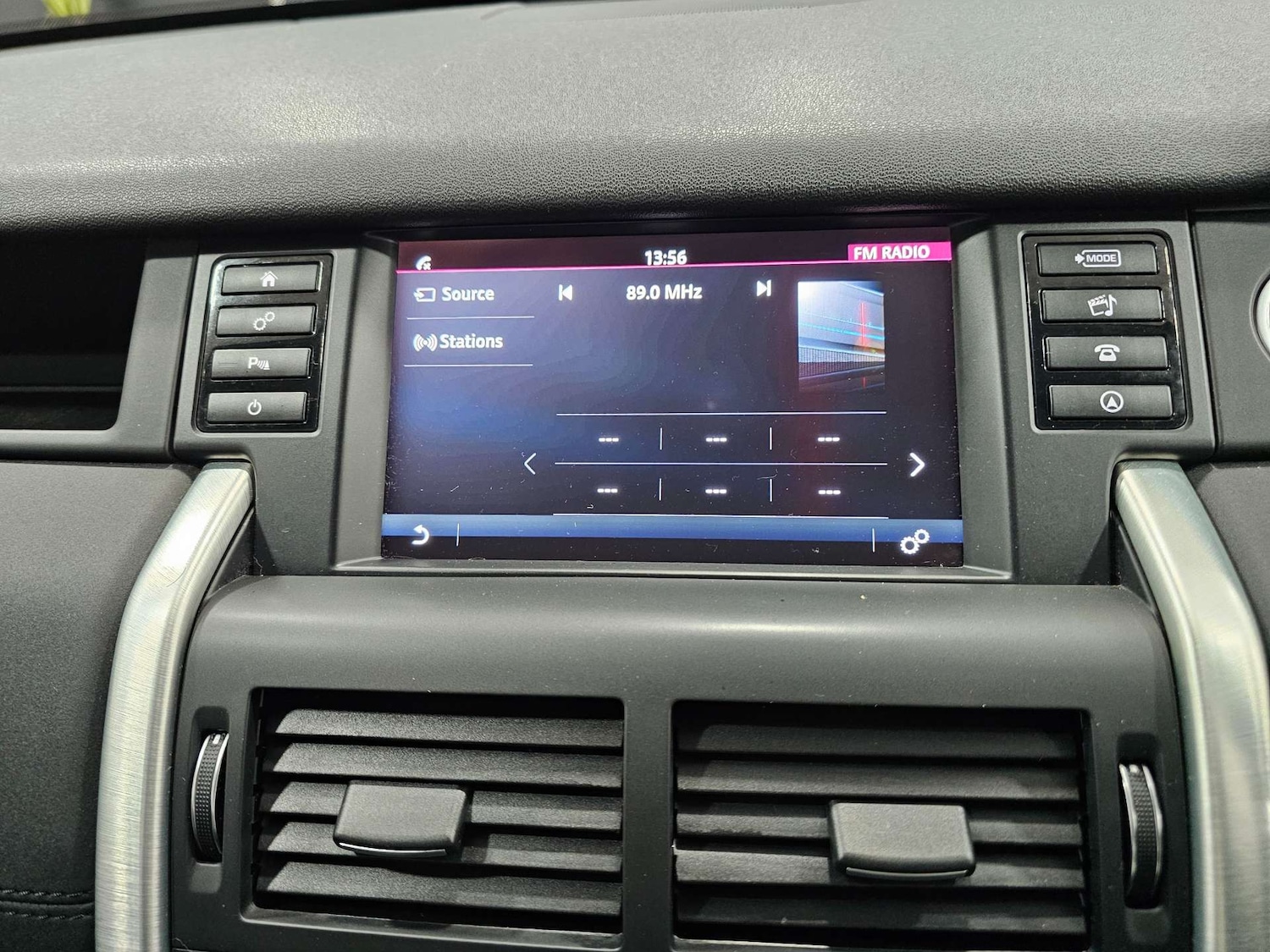 Used Land Rover Discovery Sport 2018 for sale - 77235341: Photo 75