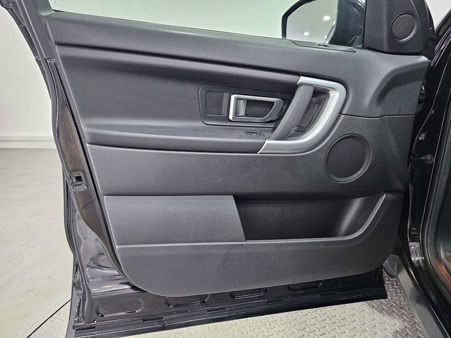 Used Land Rover Discovery Sport 2018 for sale - 77235341: Photo 95