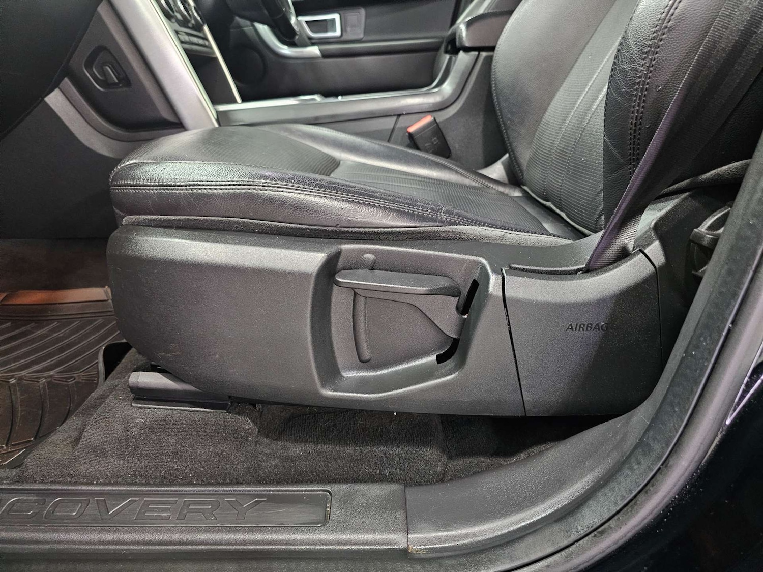 Used Land Rover Discovery Sport 2018 for sale - 77235341: Photo 97