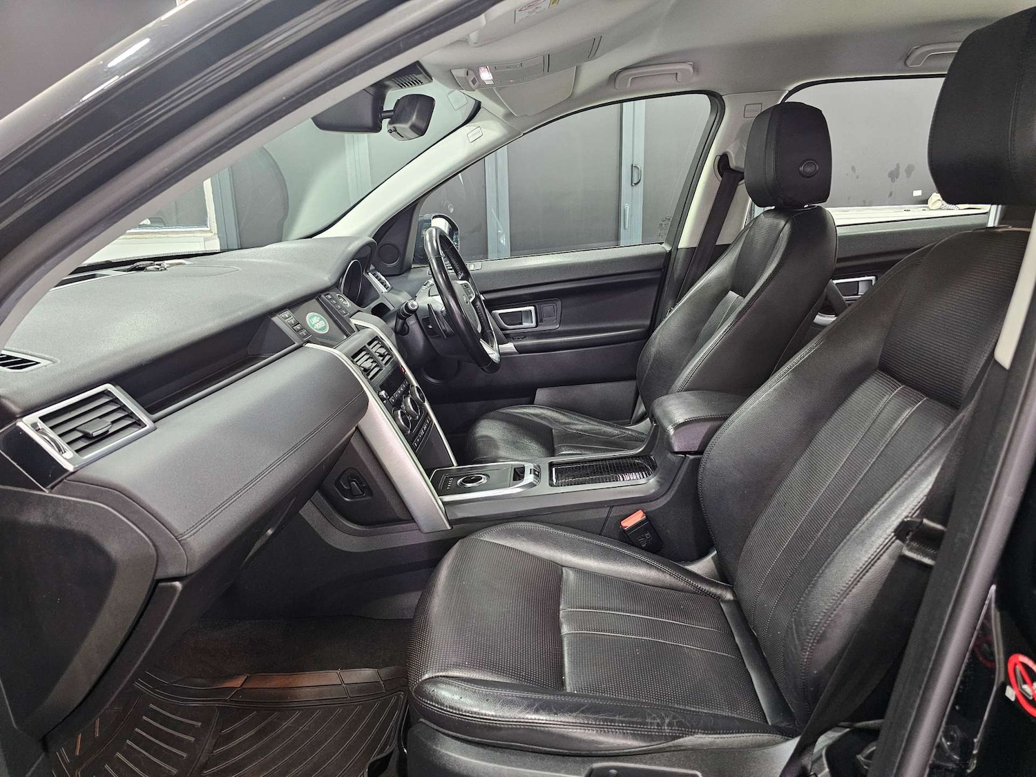 Used Land Rover Discovery Sport 2018 for sale - 77235341: Photo 98