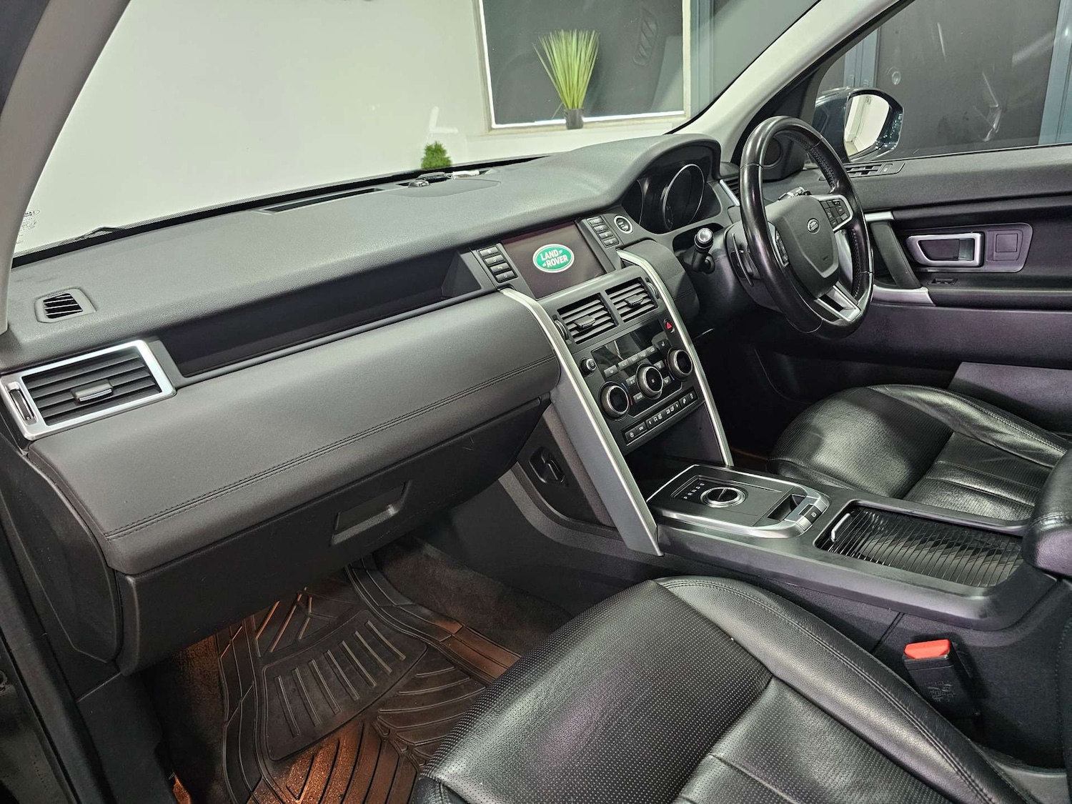 Used Land Rover Discovery Sport 2018 for sale - 77235341: Photo 99