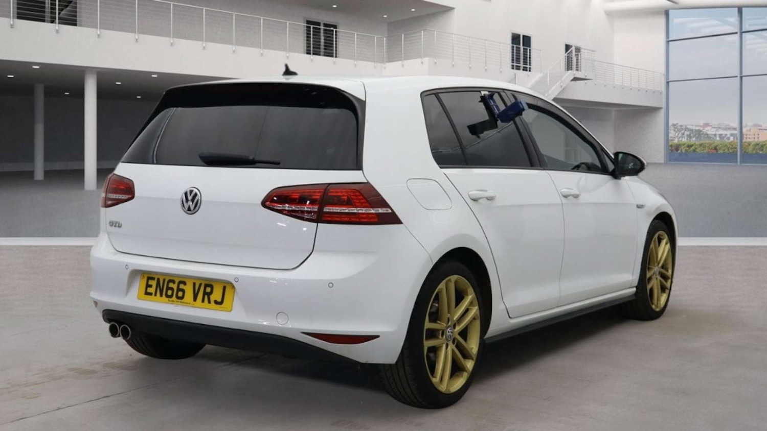 Used Volkswagen Golf 2017 for sale - 77355525: Photo 5