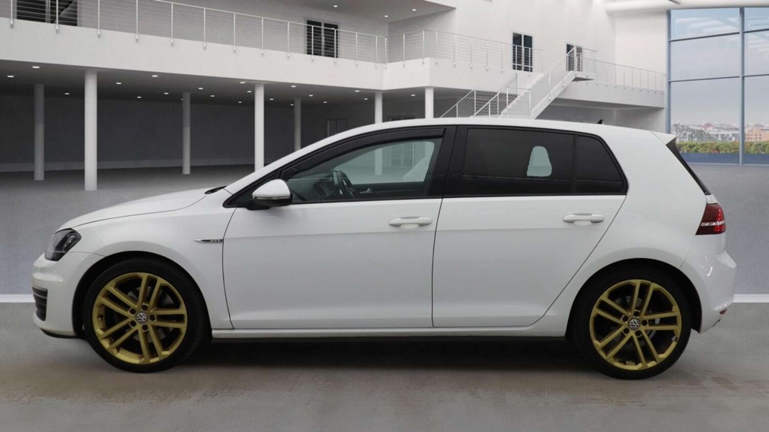 Used Volkswagen Golf 2017 for sale - 77355525: Photo 8