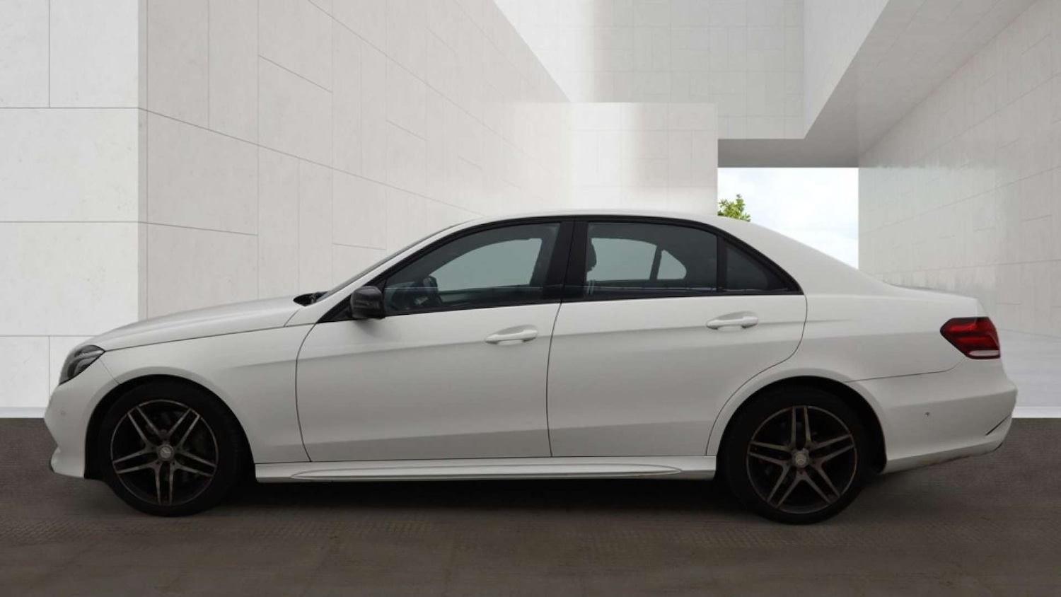 Used Mercedes-Benz E Class 2016 for sale - 78068111: Photo 8