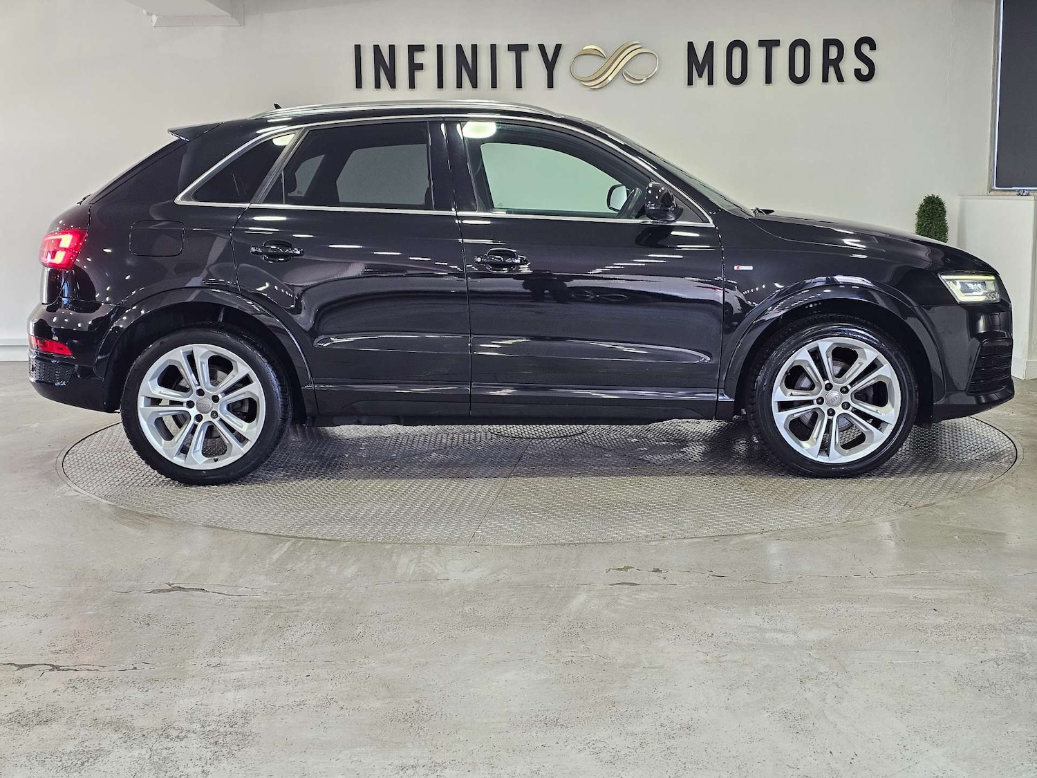 Used Audi Q3 2016 for sale - 77224797: Photo 34