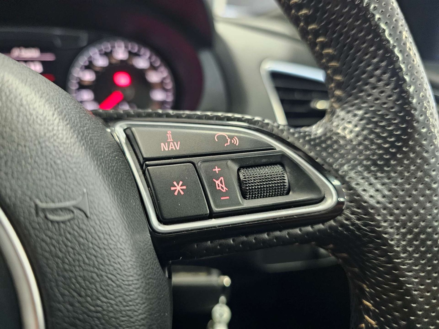 Used Audi Q3 2016 for sale - 77224797: Photo 63