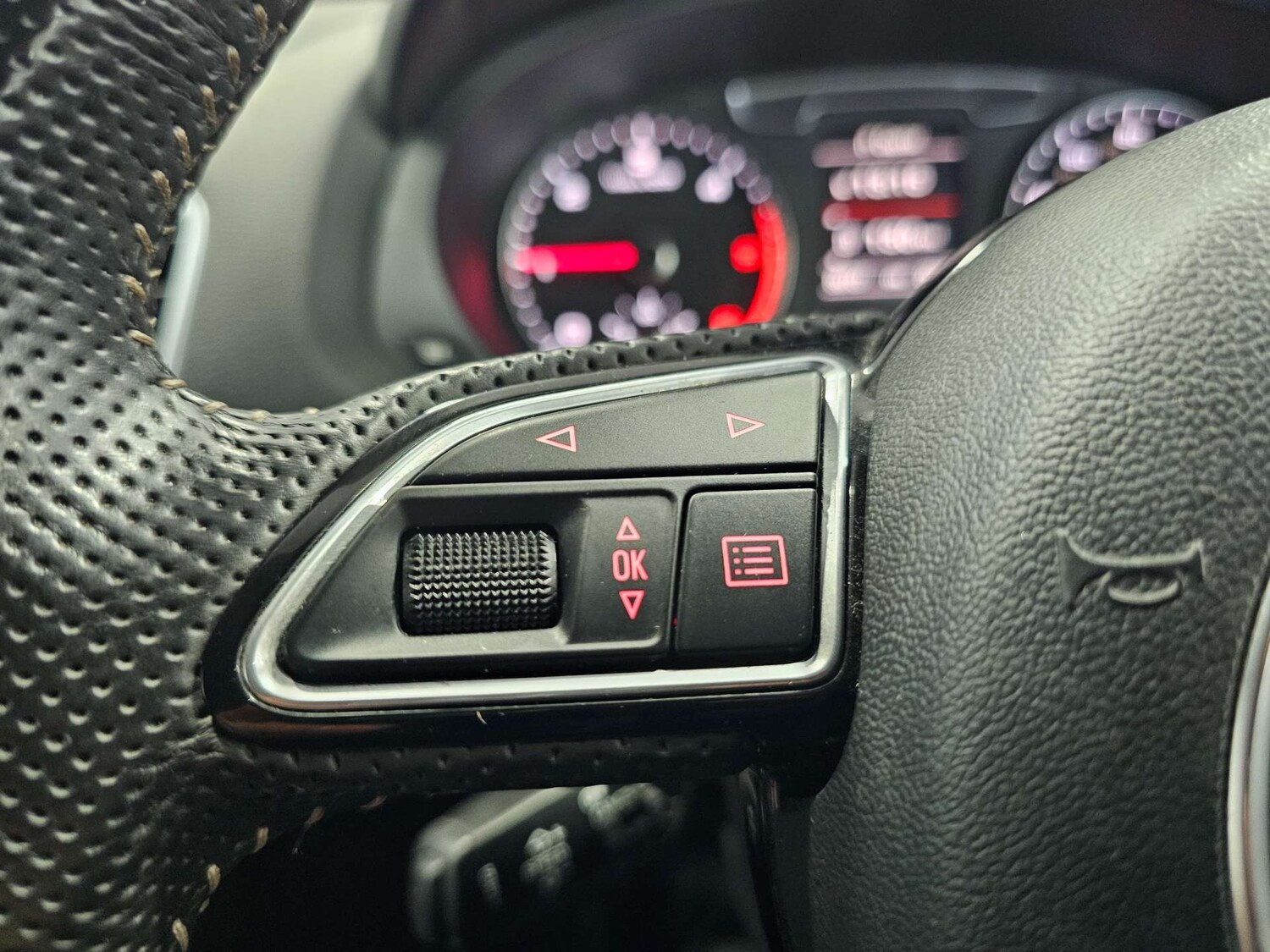 Used Audi Q3 2016 for sale - 77224797: Photo 64