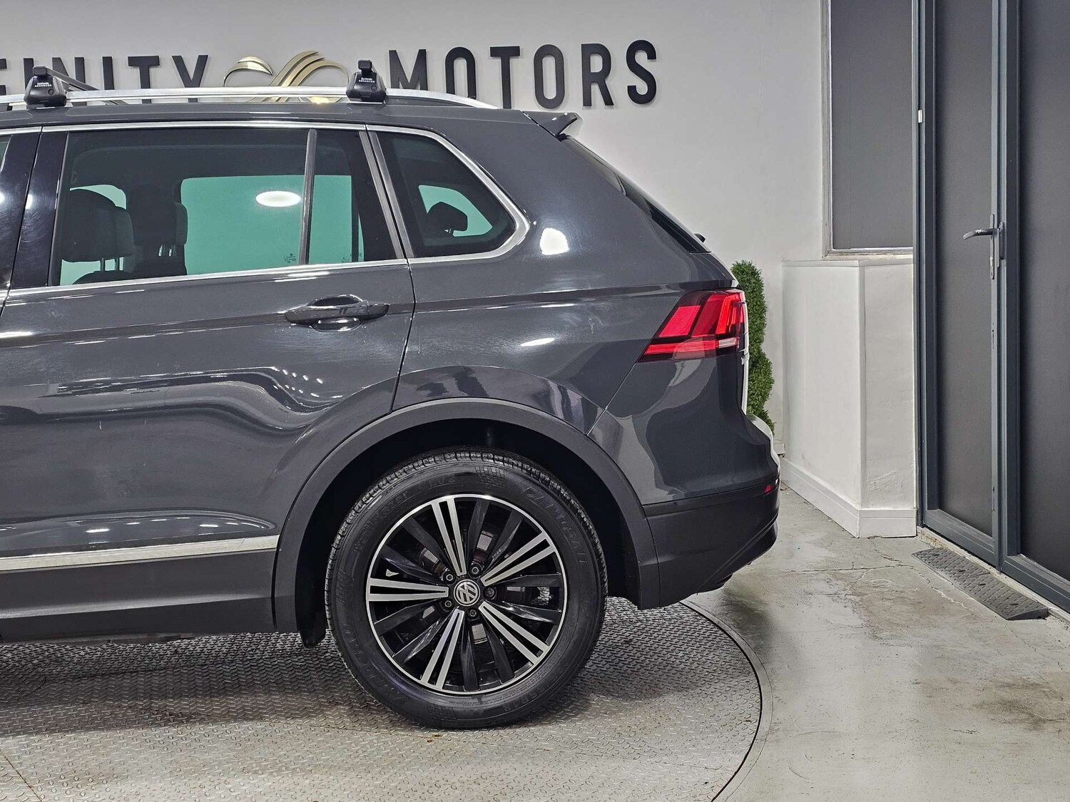 Used Volkswagen Tiguan 2017 for sale - 77803672: Photo 21