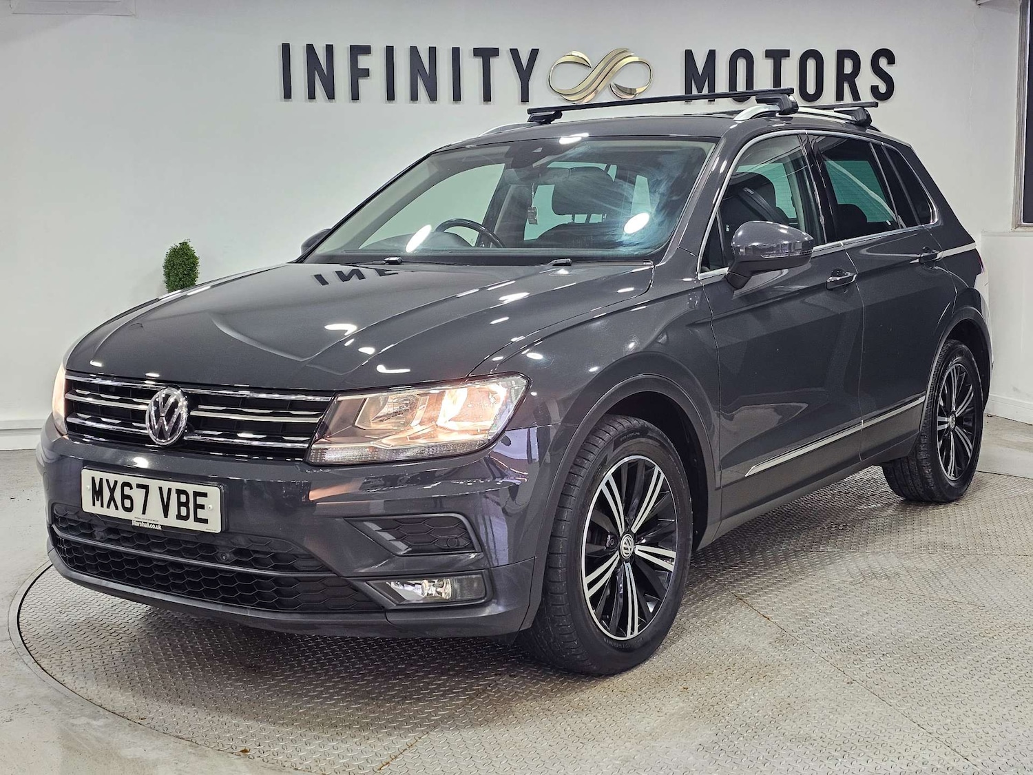 Used Volkswagen Tiguan 2017 for sale - 77803672: Photo 4