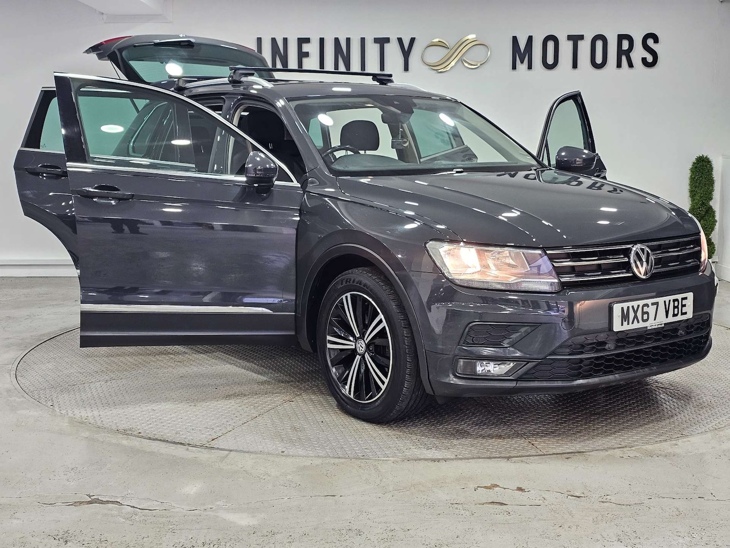 Used Volkswagen Tiguan 2017 for sale - 77803672: Photo 43