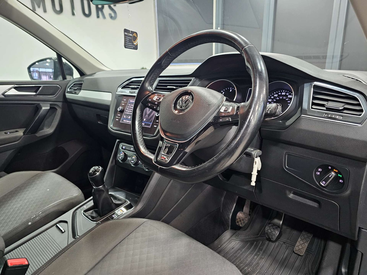 Used Volkswagen Tiguan 2017 for sale - 77803672: Photo 5