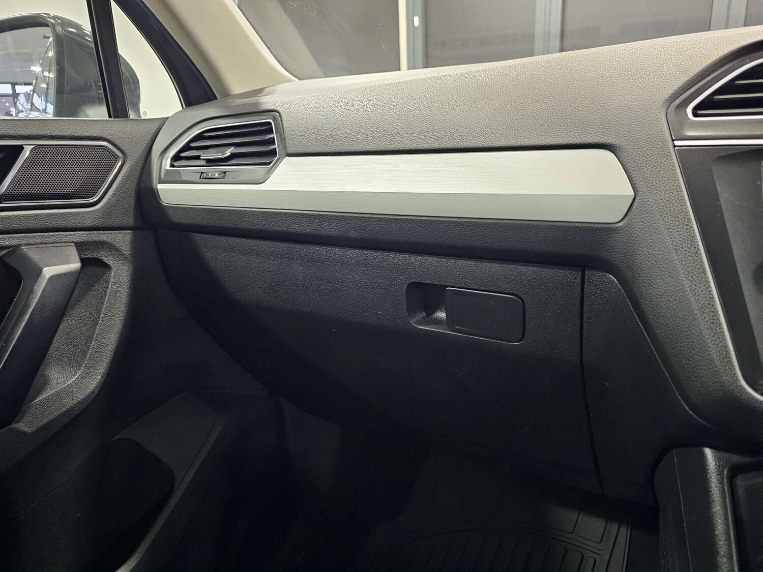 Used Volkswagen Tiguan 2017 for sale - 77803672: Photo 75