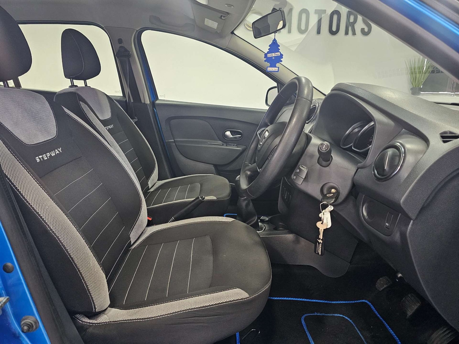 Used Dacia Sandero Stepway 2018 for sale - 76972359: Photo 2