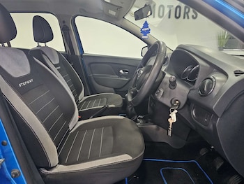Used Dacia Sandero Stepway 2018 for sale - 76972359: Photo