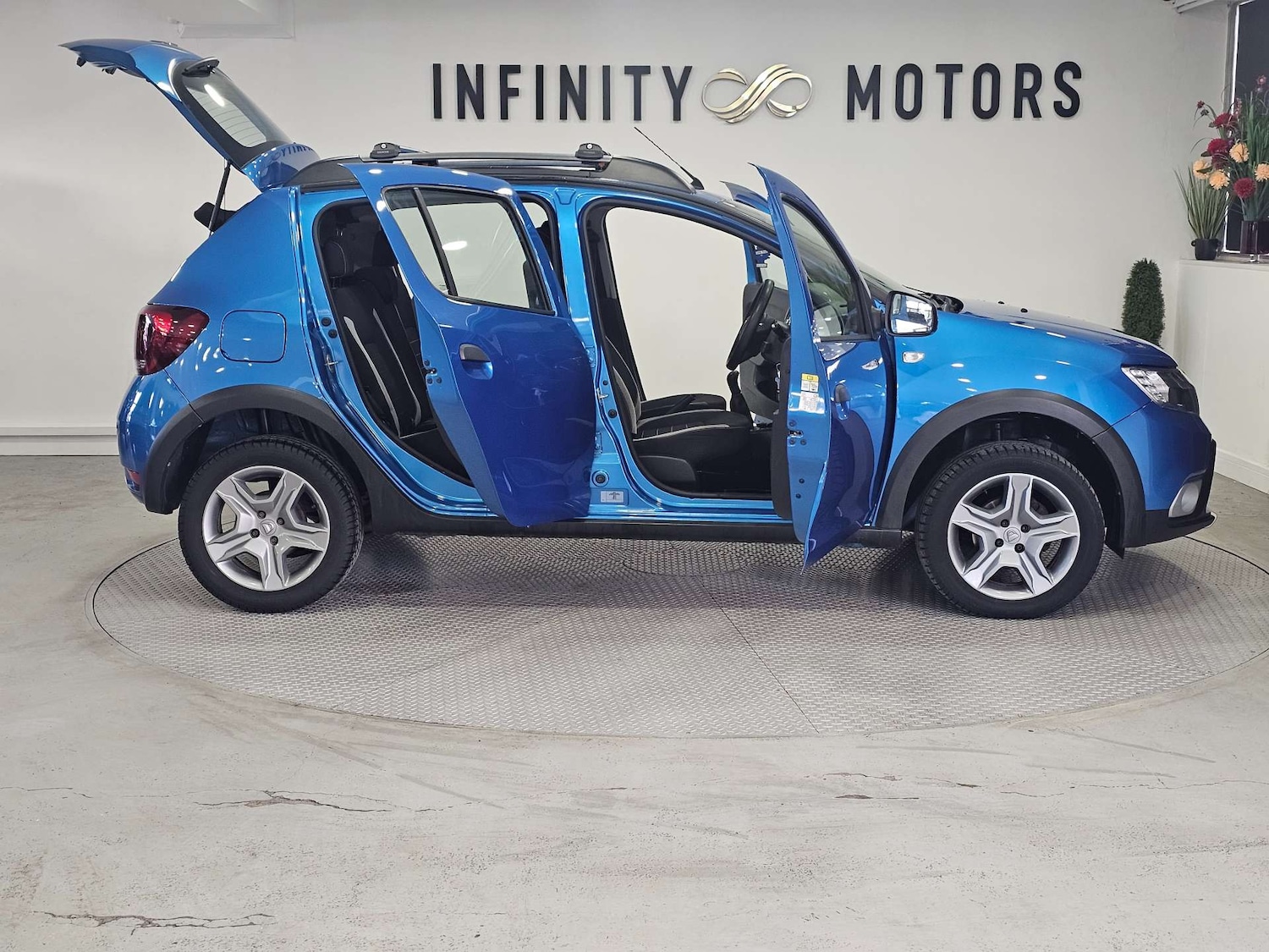 Used Dacia Sandero Stepway 2018 for sale - 76972359: Photo 43