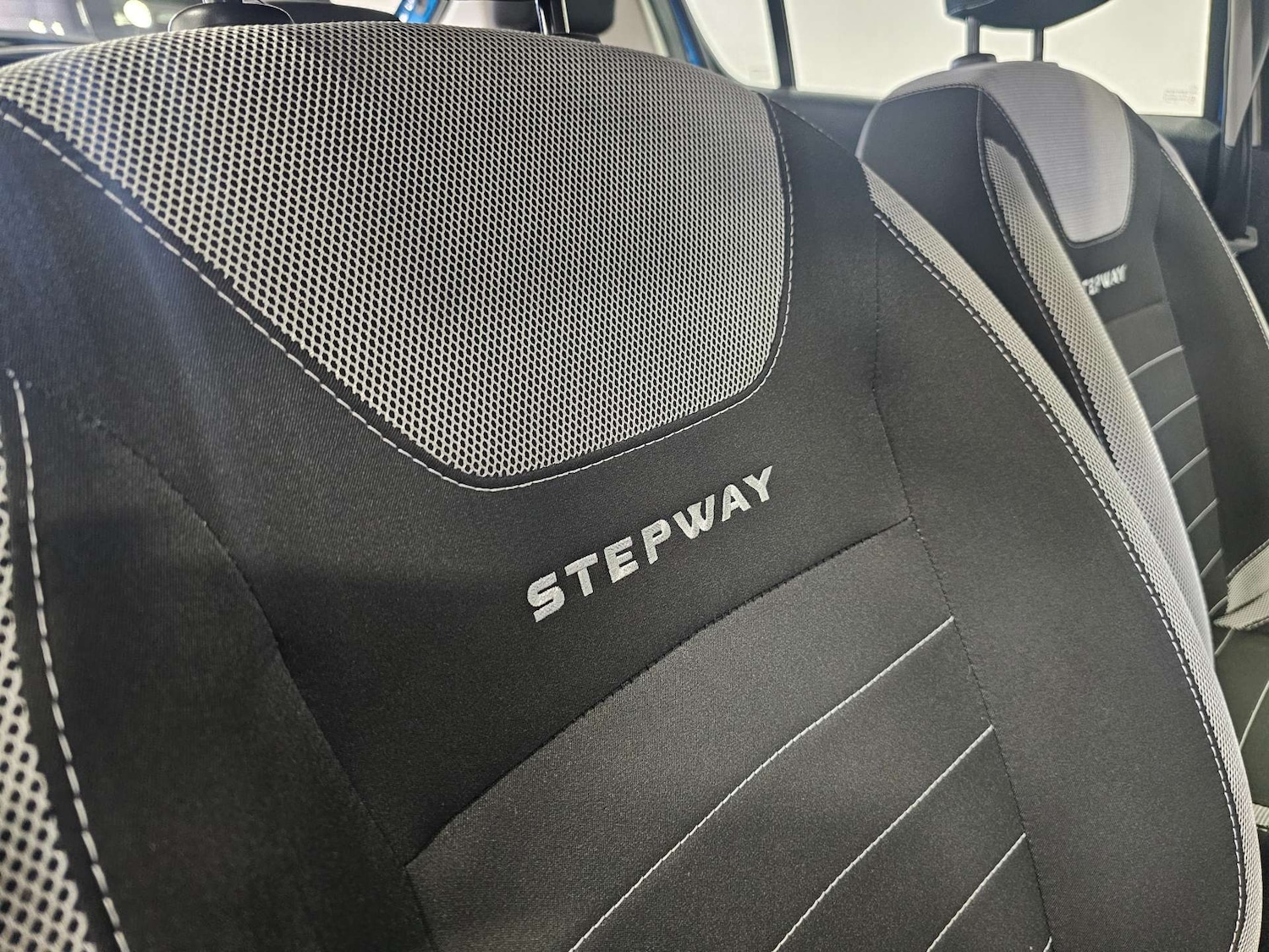 Used Dacia Sandero Stepway 2018 for sale - 76972359: Photo 52