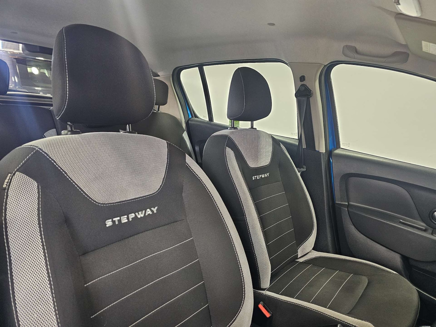 Used Dacia Sandero Stepway 2018 for sale - 76972359: Photo 7