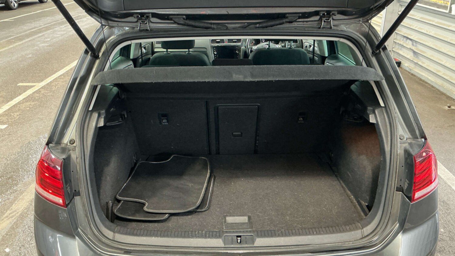 Used Volkswagen Golf 2019 for sale - 77107197: Photo 9