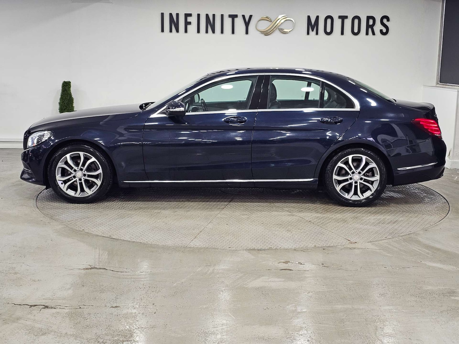 Used Mercedes-Benz C Class 2015 for sale - 77643175: Photo 32